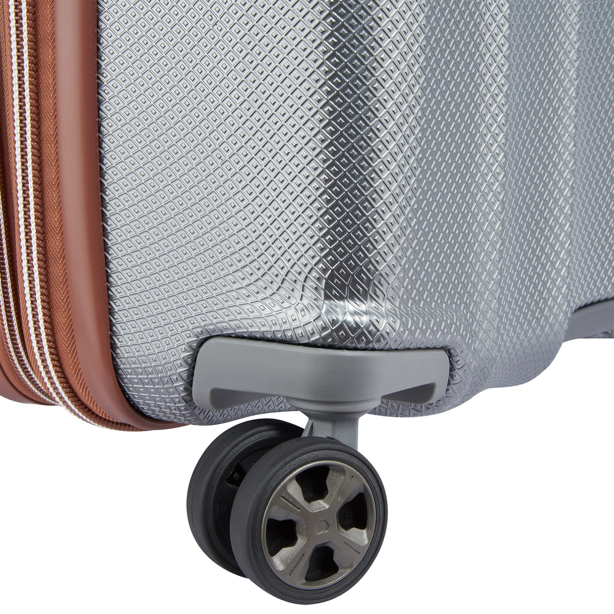 CARROUSEL 27-Inch Expandable Check-In Suitcase, Platinum - Delsey Paris Quality