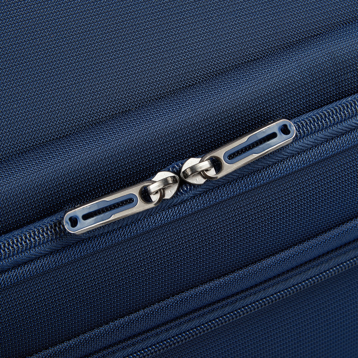 HELIUM DLX 4-Wheeled Garment Bag, Navy - Delsey Paris Premium