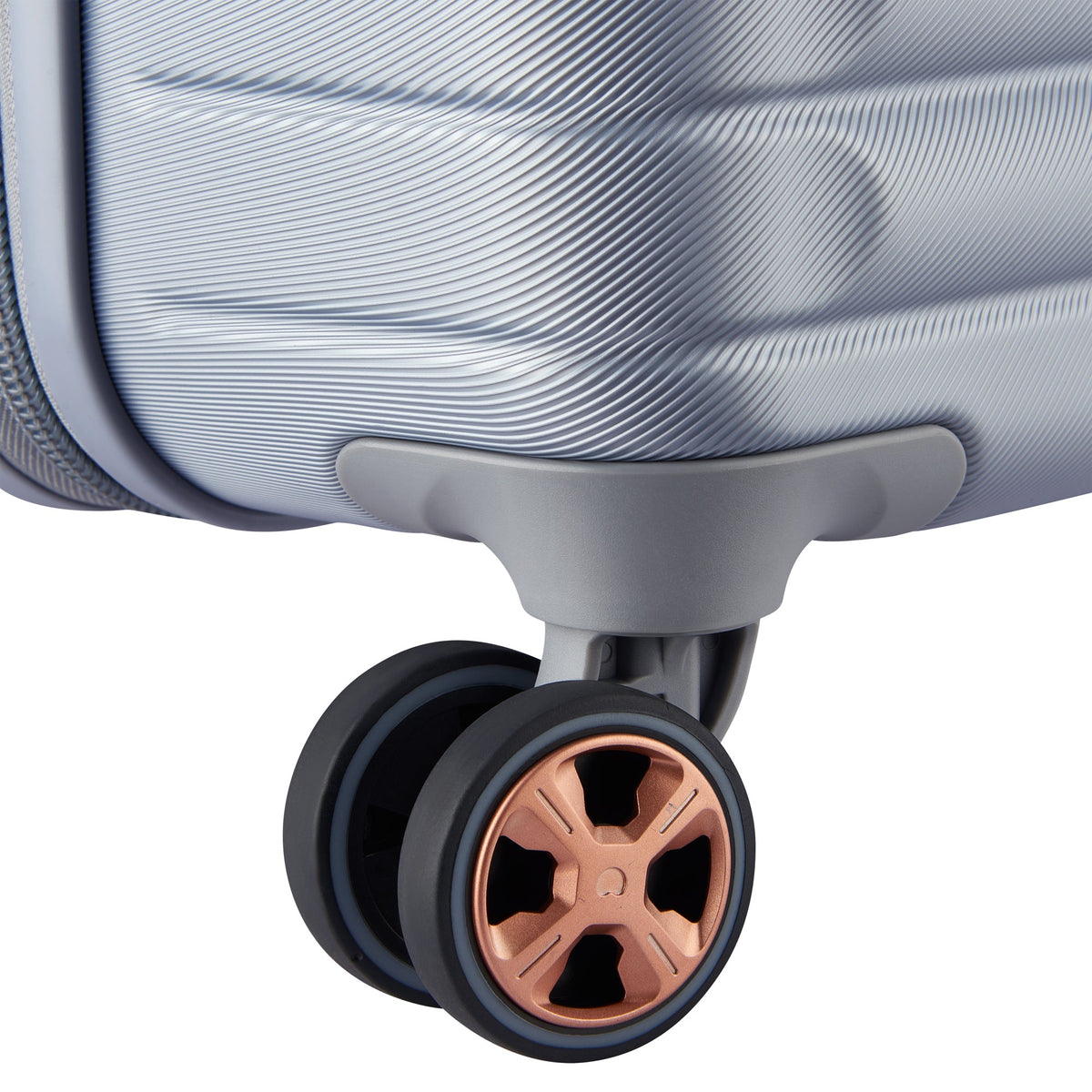 CRUISE 3.0 30-Inch Check-In Trunk Suitcase, Platinum - Delsey Paris Recommended