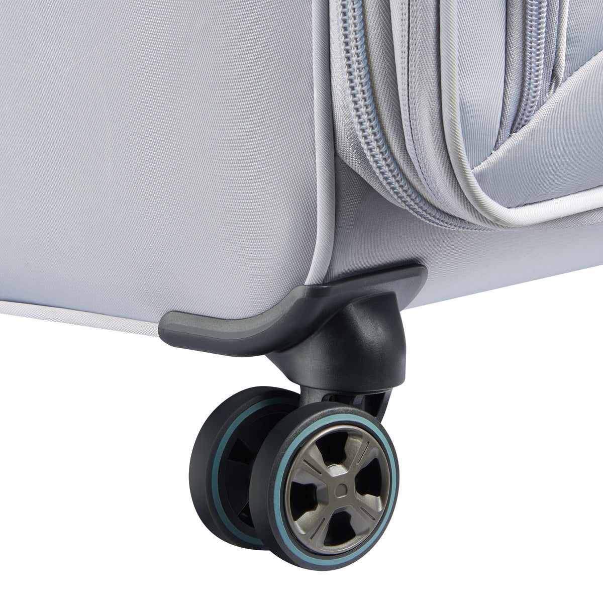 CRUISE 3.0 31-Inch Expandable Check-In Suitcase, Platinum - Delsey Paris Smart Buy