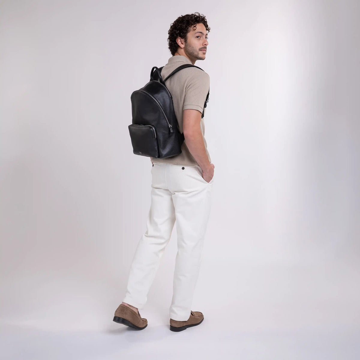 LE CUIR GRAINE Leather Backpack, Black - Delsey Paris Essential